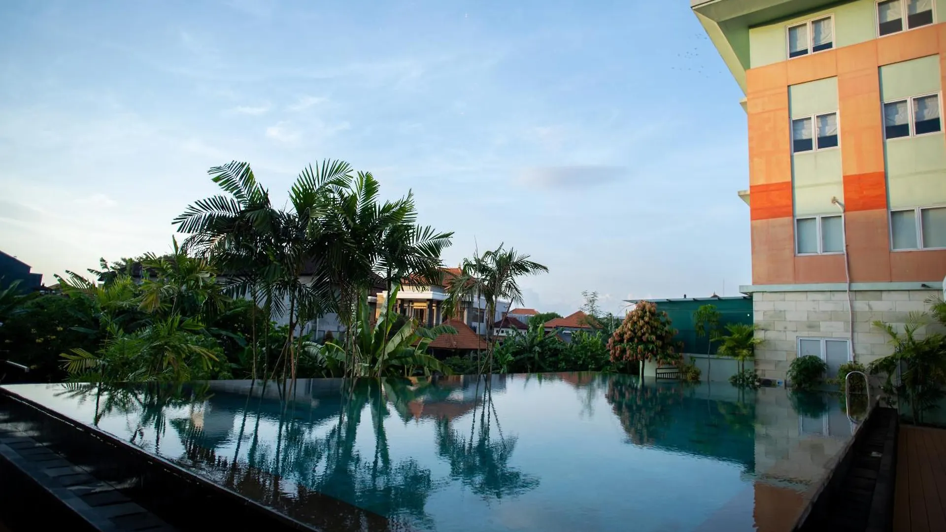 Harris Hotel & Residences Riverview Kuta, Bali Kuta