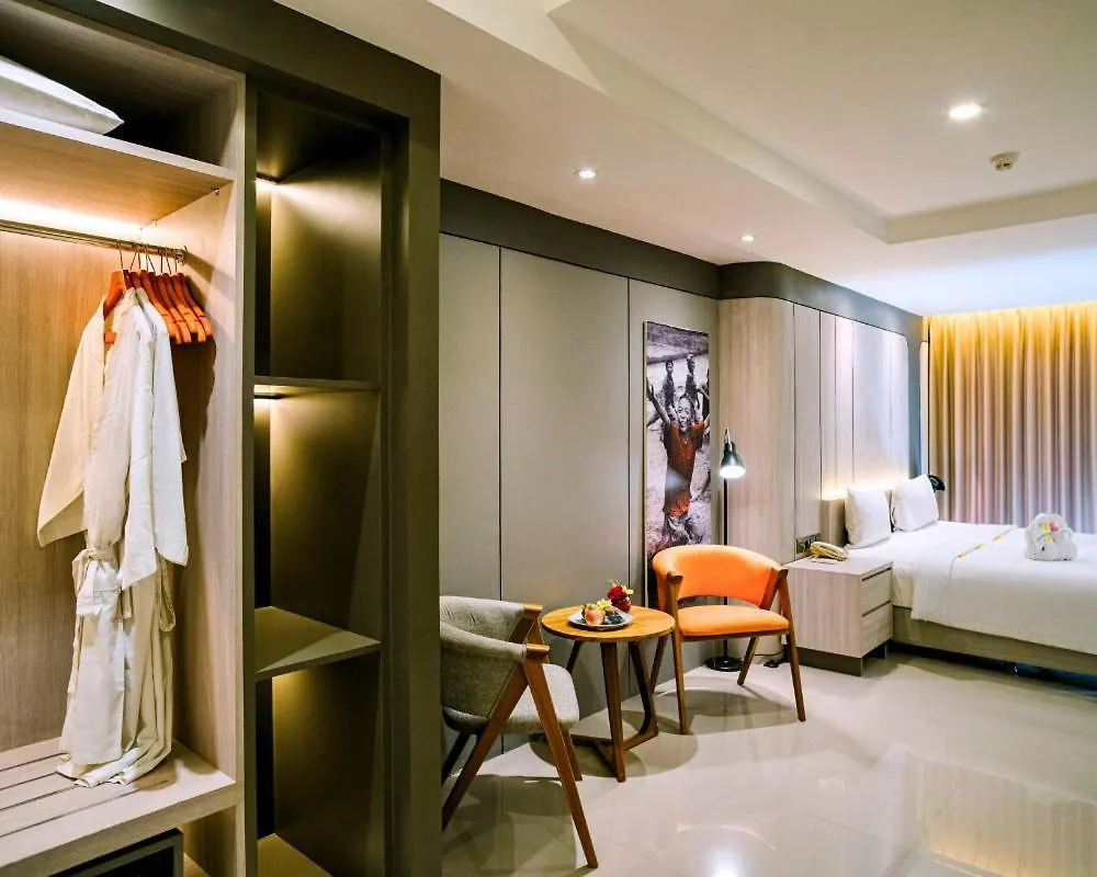 Harris Hotel & Residences Riverview Kuta, Bali Kuta
